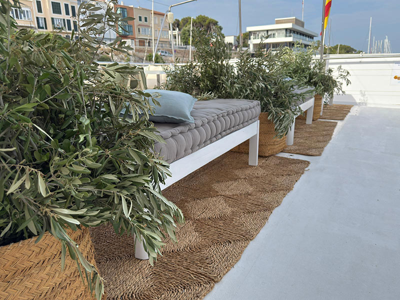 Parte superior del barco con decoración personalizada